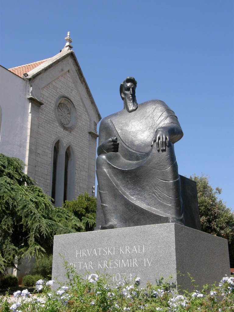 Шибеник. Памятник Петру Крешимиру IV