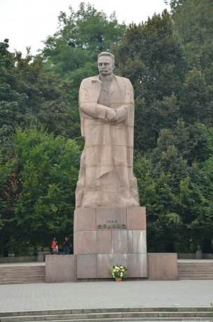 памятник Ивану Франко
