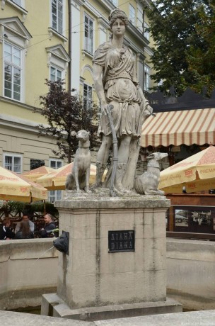 Богиня Диана на рыночной площади