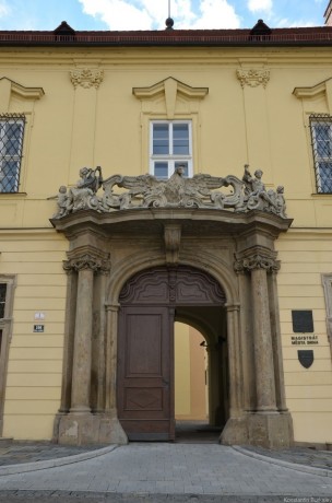 Вход в новую Ратушу