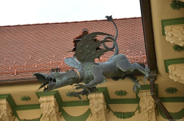 Водосток в форме дракона