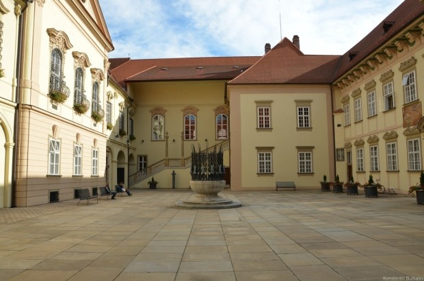 Уютный внутренний дворик Новой Ратуши