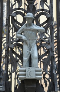 Фигурка месяца