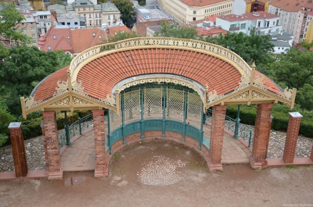 Беседка в парке Шпильберг