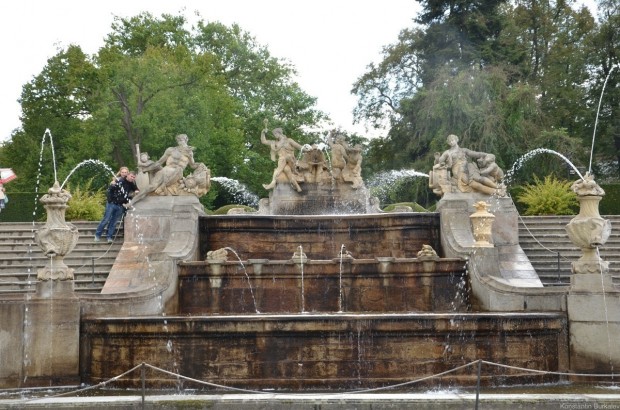 каскадный фонтан XVIII века в верхнем парке замка Чешский Крумлов