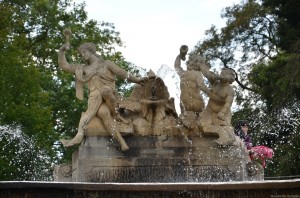 каскадный фонтан XVIII века в верхнем парке замка Чешский Крумлов