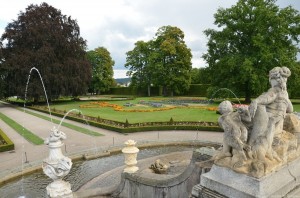 каскадный фонтан XVIII века в верхнем парке замка Чешский Крумлов