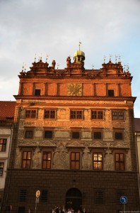 Площадь Республики. Старое здание ратуши. 1559г. Площадь Республики. Старое здание ратуши. 1559г.