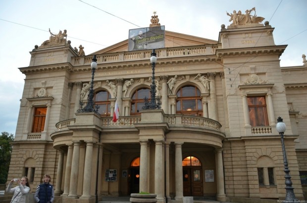 Театр имени Тыла (Divadlo Tyla) Театр имени Тыла (Divadlo Tyla)