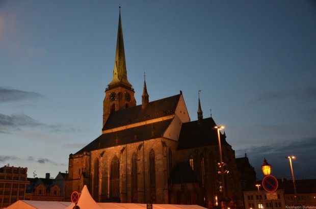 костел святого Варфоломея вечером костел святого Варфоломея вечером