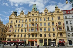 На площади Республики