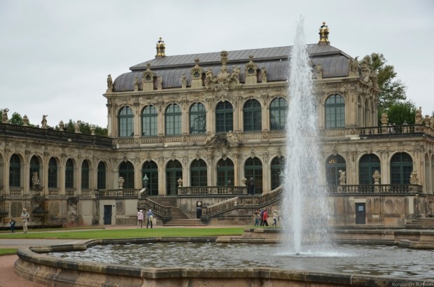 Внутренний двор Цвингера Внутренний двор Цвингера