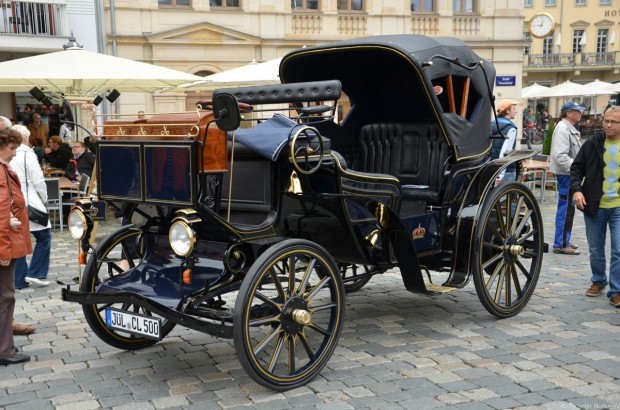 Старинная машина Старинная машина