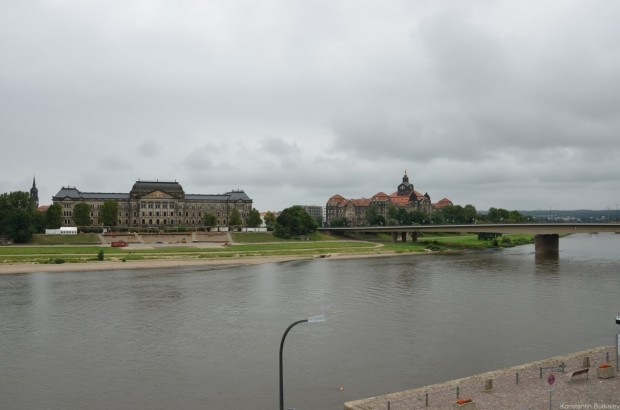 Дрезден. Вид через Эльбу Дрезден. Вид через Эльбу