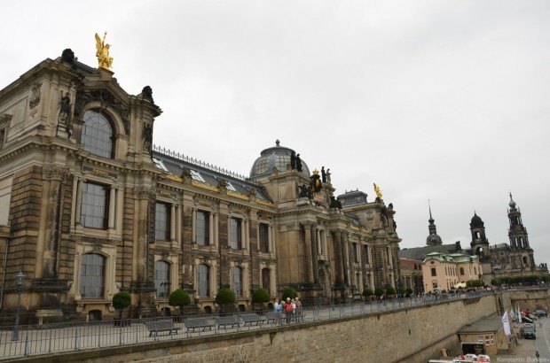 Терраса Брюля. Архитектура. Здание Театра и Клуба Терраса Брюля. Архитектура. Здание Театра и Клуба