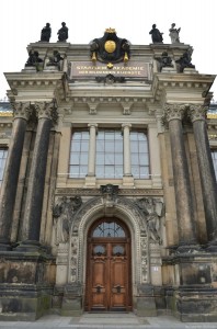 Терраса Брюля. Архитектура. Здание Театра и Клуба Терраса Брюля. Архитектура. Здание Театра и Клуба